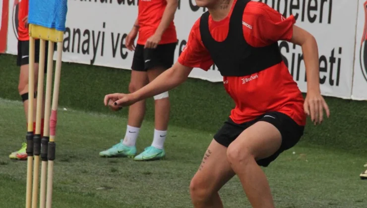 A Milli Kadın Futbol Takımı Azerbaycan maçı için hazırlıklarını sürdürüyor
