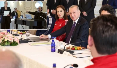 Cumhurbaşkanı Erdoğan gençlerle buluştu! 19 Mayıs için bestelenen marş ilk kez okundu