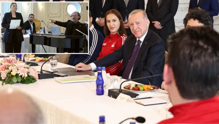 Cumhurbaşkanı Erdoğan gençlerle buluştu! 19 Mayıs için bestelenen marş ilk kez okundu