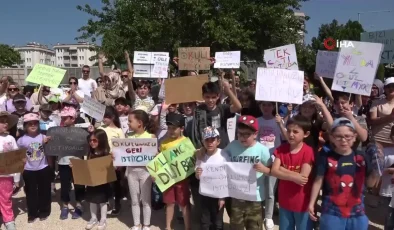 Deprem Tedbirleri Gereğince Tahliye Edilen Okulda Tadilat Başlamadı