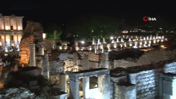 Efes Antik Kenti’nde ‘gece müzeciliği’ lansmanına yoğun katılım