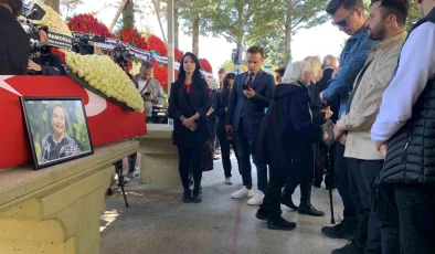 Tiyatro ve sinemanın usta ismi Ayten Gökçer son yolculuğuna uğurlandı