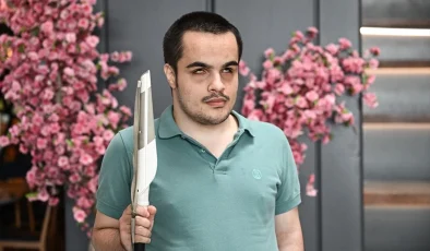 Görme Engelli Öğrencinin Annesine Teşekkür Belgesi Verildi