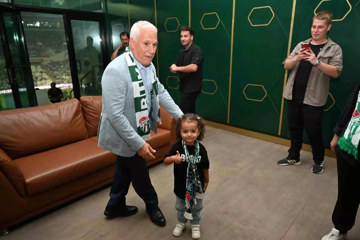 Minik Taraftar Elisa’nın Gözyaşları, Başkan Bozbey’den Jestle Son Buldu