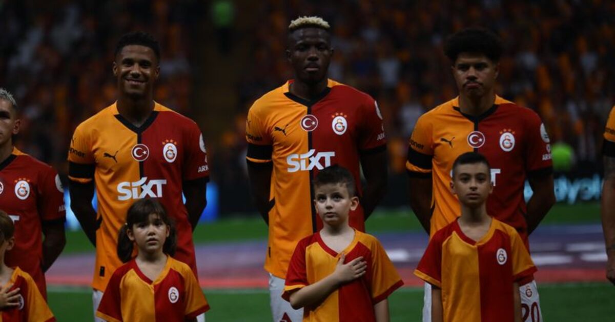 Osimhen ve Jakobs ilk maçına çıktı