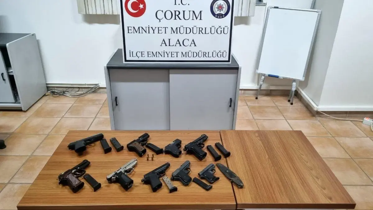 Çorum’da 9 Tabanca Ele Geçirildi
