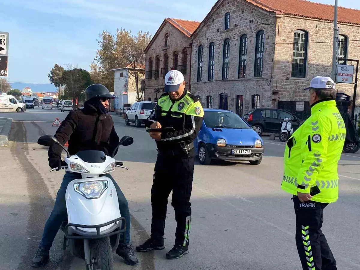 Ayvalık’ta Motosiklet Denetimleri Artırıldı