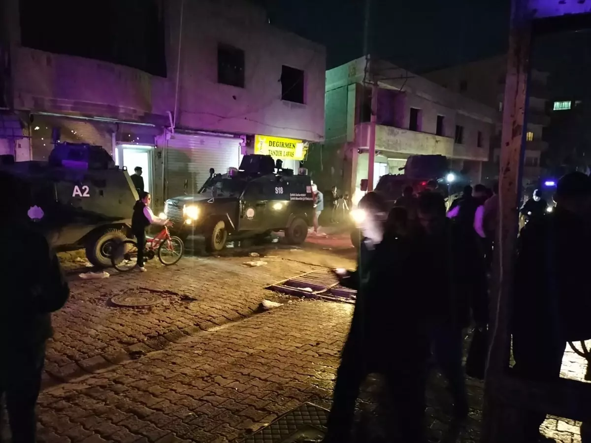 Cizre’de Akrabalar Arasında Kavga: 2 Yaralı