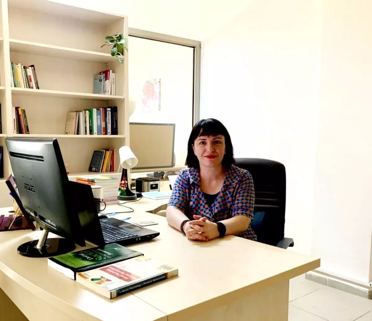 Dr. Pınar Elmas Balkonundan Düştü