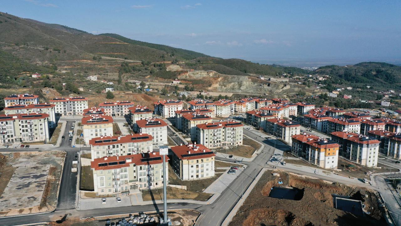 Deprem bölgesinde teslim edilen konut ve iş yeri sayısı 201 bin 580’e yükseldi