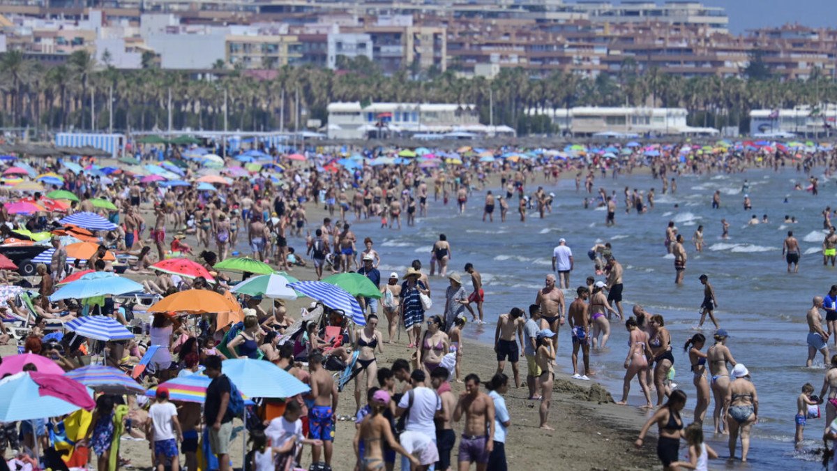 İspanya’da turizm krizi: 100 milyona yakın turist akın etti