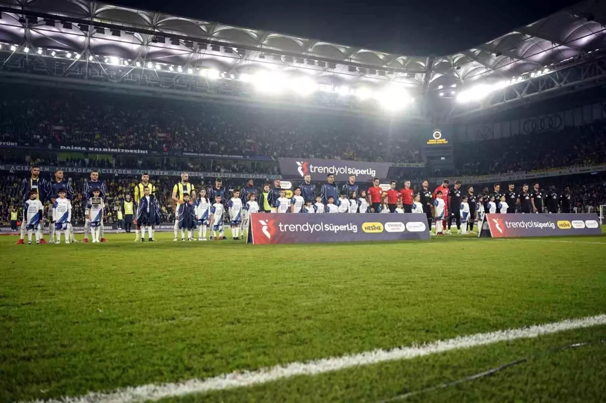 Fenerbahçe-Rizespor: İlk 15 Dakikada 0-2