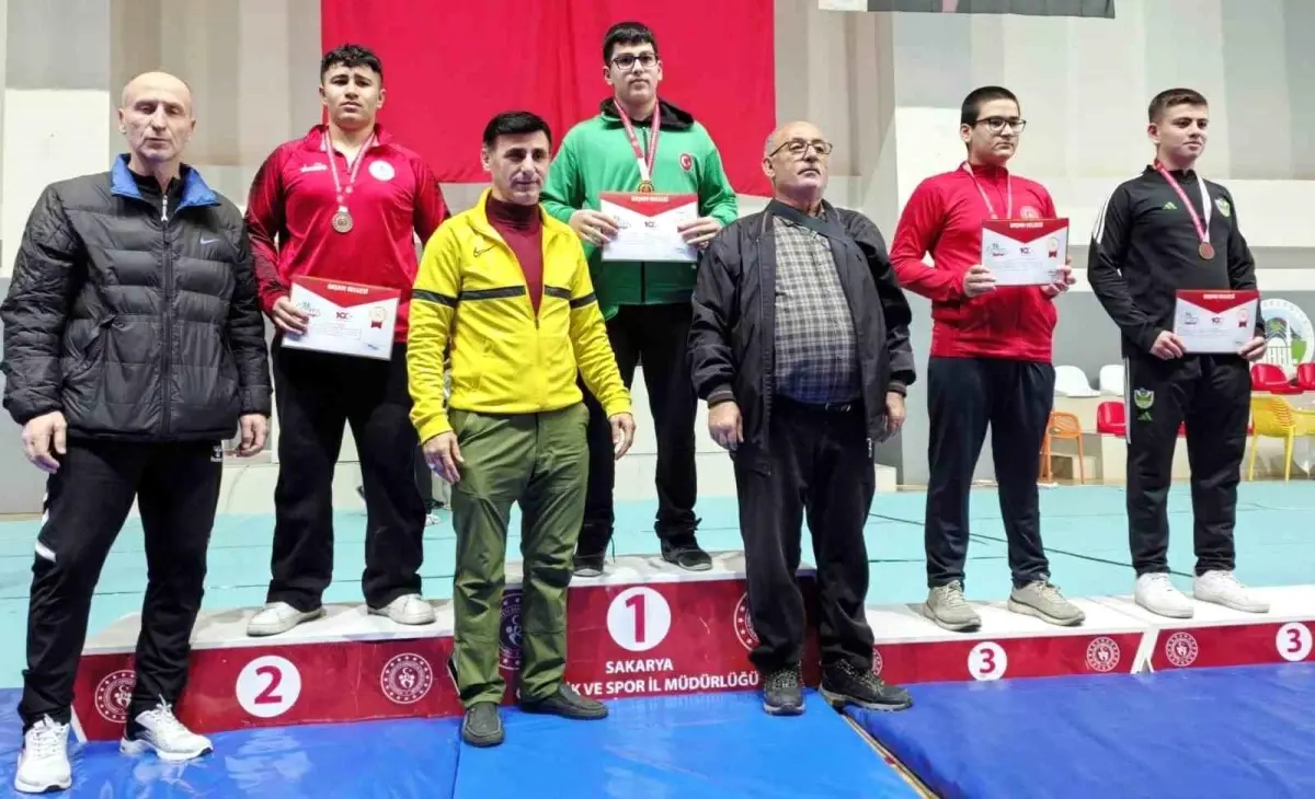 Ali Rıza Şeker, Güreşte İkinci Oldu