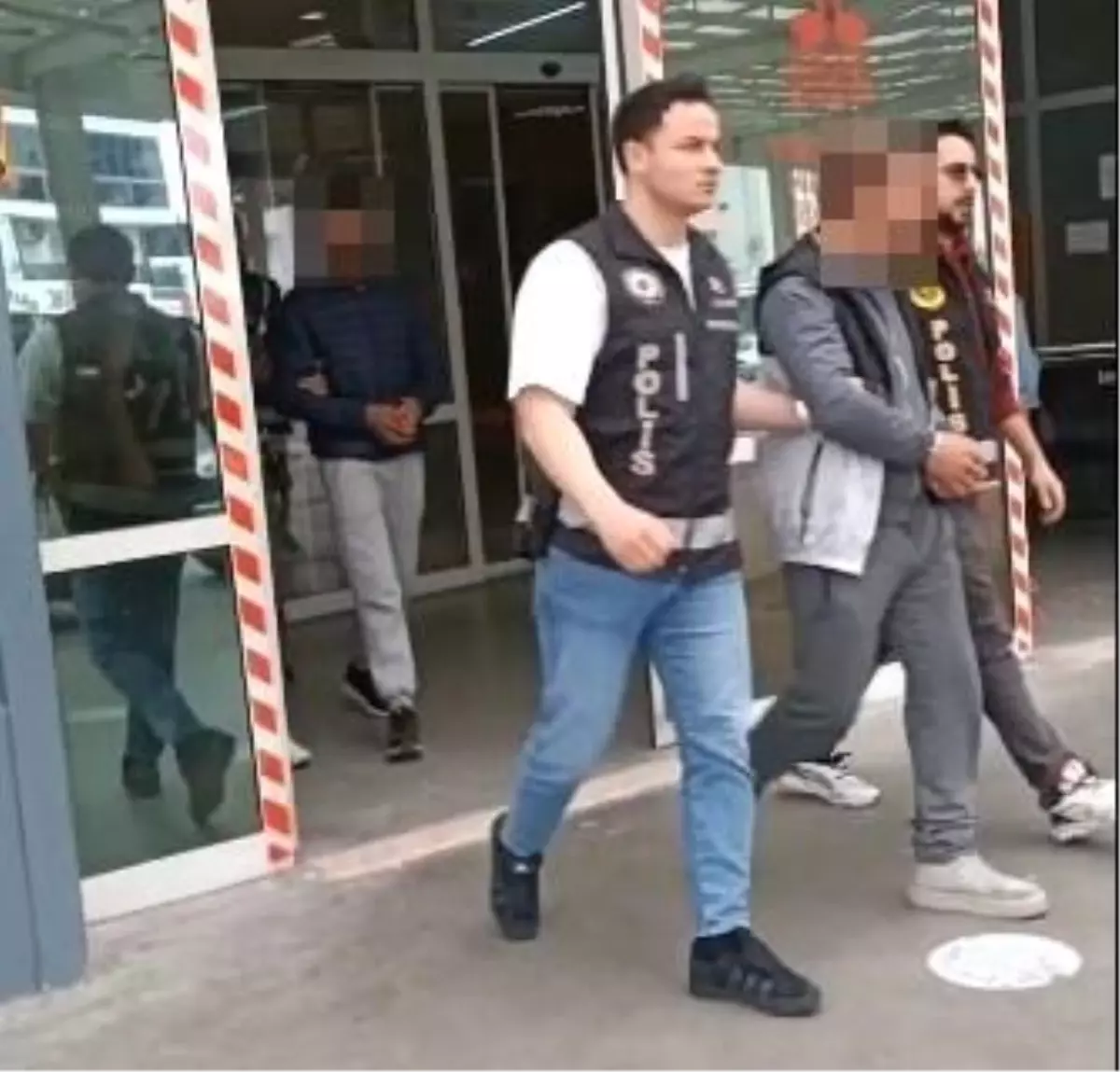 Oto hırsızları yakalandı