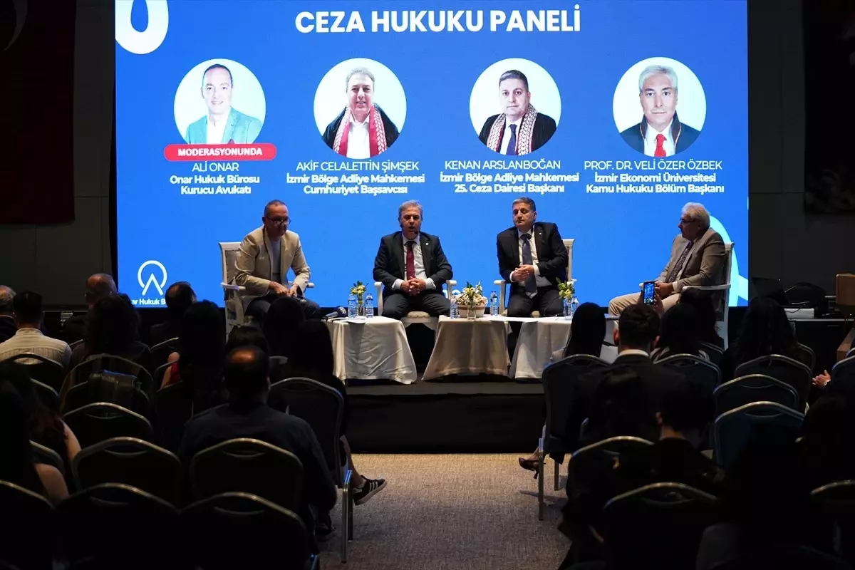 İzmir’de Hukuk Festivali Başladı