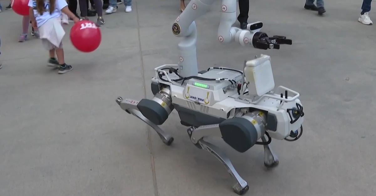 Jandarmanın yeni yardımcısı “robot köpek” envantere girdi